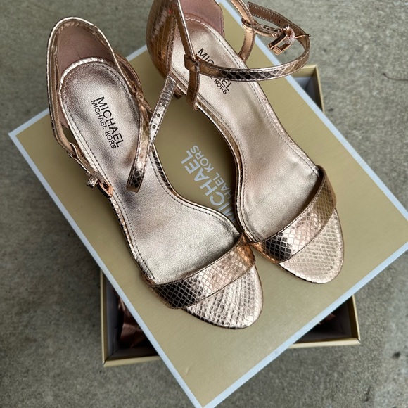 Michael Kors rose gold heels, like new, size 6 - Picture 2 of 3